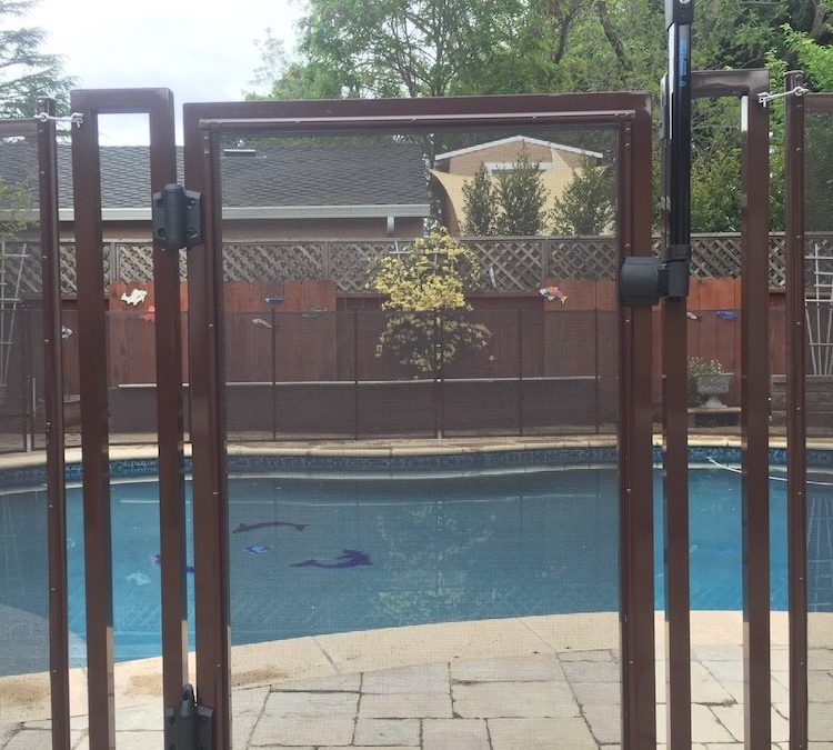 Swimming Pool Safety Gate
