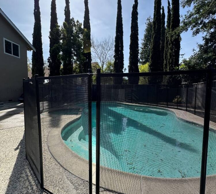 Call Baby Barrier® Pool Fence