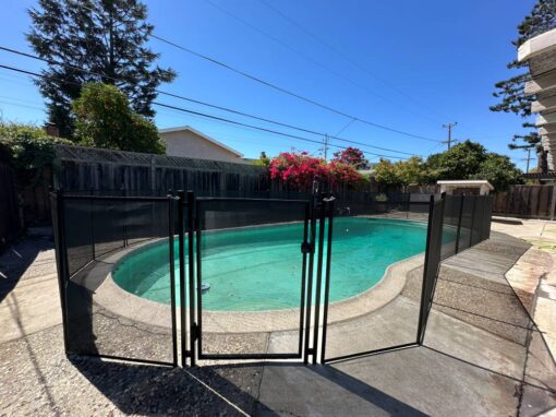 A Safe Pool Fence Gate