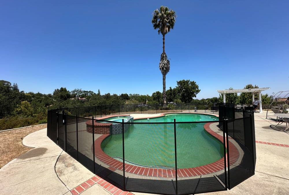Be a Life Saver with a New Pool Fence