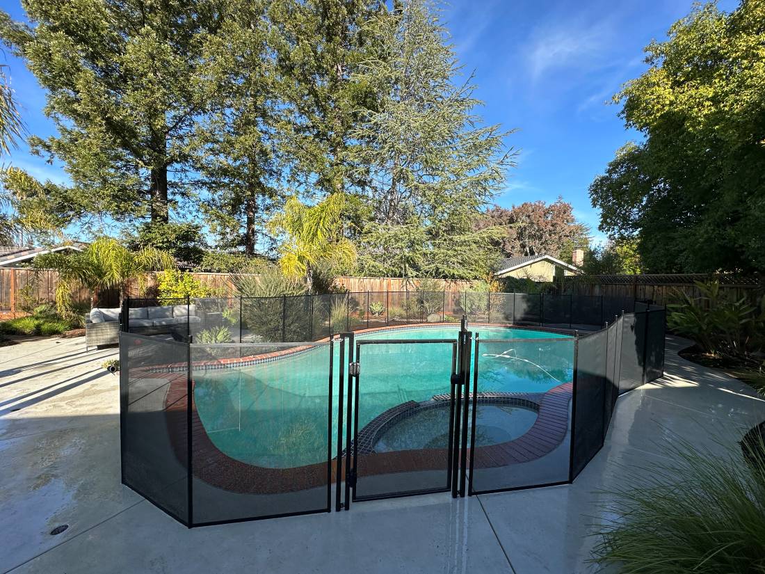 Hot Tub and Swimming Pool Fence